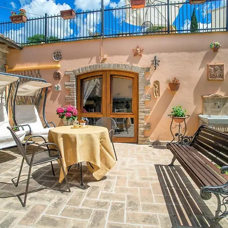 L'agrifoglio Di Residenza Di Campagna Bed and breakfast Asís