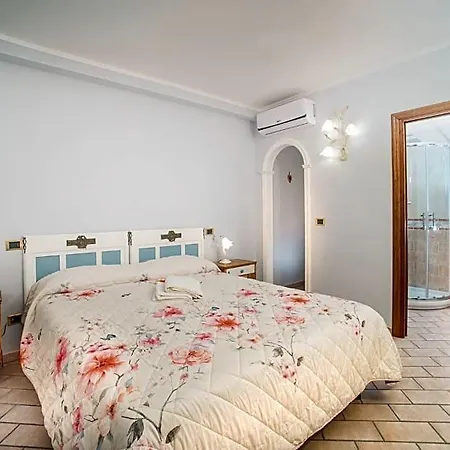 L'agrifoglio Di Residenza Di Campagna לינה וארוחת בוקר