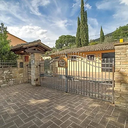 לינה וארוחת בוקר L'agrifoglio Di Residenza Di Campagna אסיסי