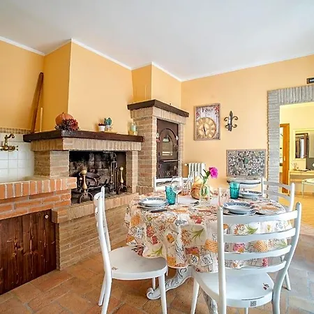 Oda ve Kahvaltı L'agrifoglio Di Residenza Di Campagna 4*
