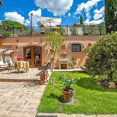 L'agrifoglio Di Residenza Di Campagna 4*